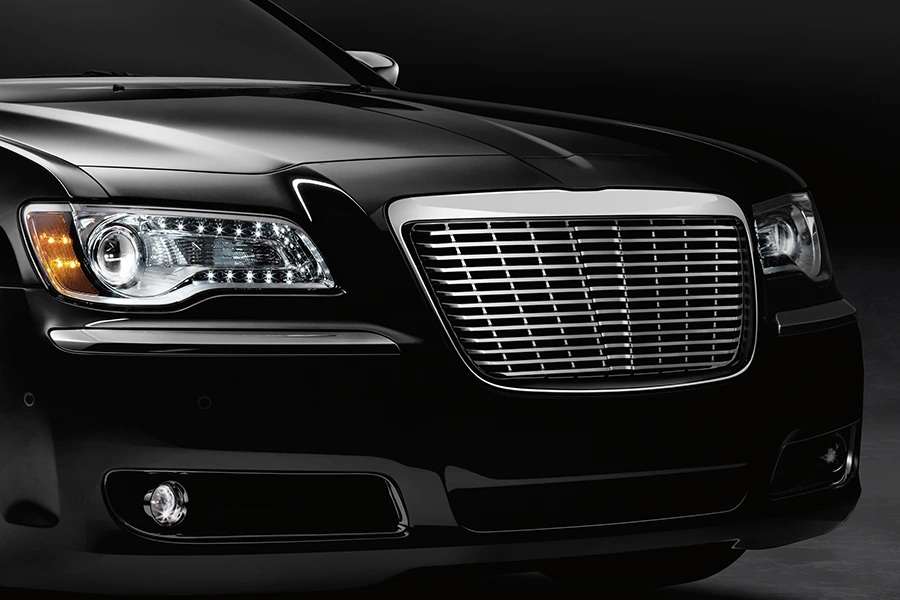 De autogrille: waar designidentiteit en technische precisie samenkomen